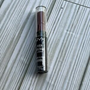 NYX  Makeup Beauty High Voltage Wine and Dine Lipstick